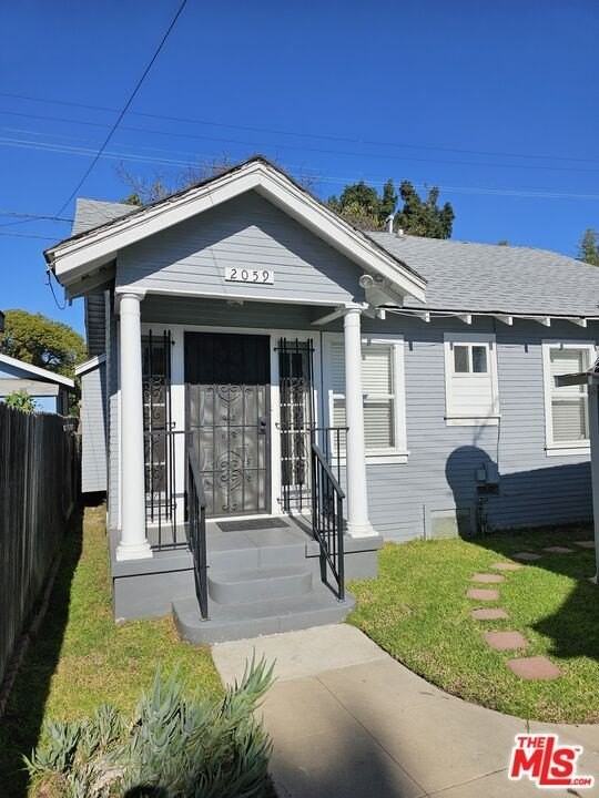 2059 W 29th St - Photo 2 of 20