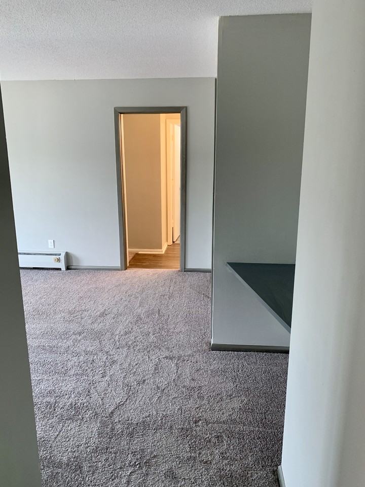 810 9th Ave S #8 - Photo 7 of 10