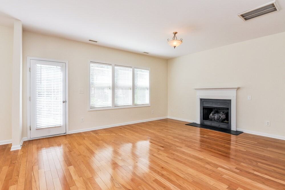 18 Willowbrook Cir - Photo 2 of 17