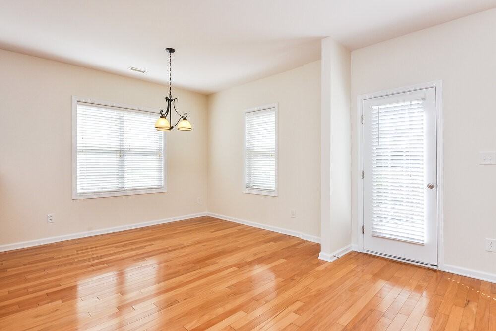 18 Willowbrook Cir - Photo 4 of 17