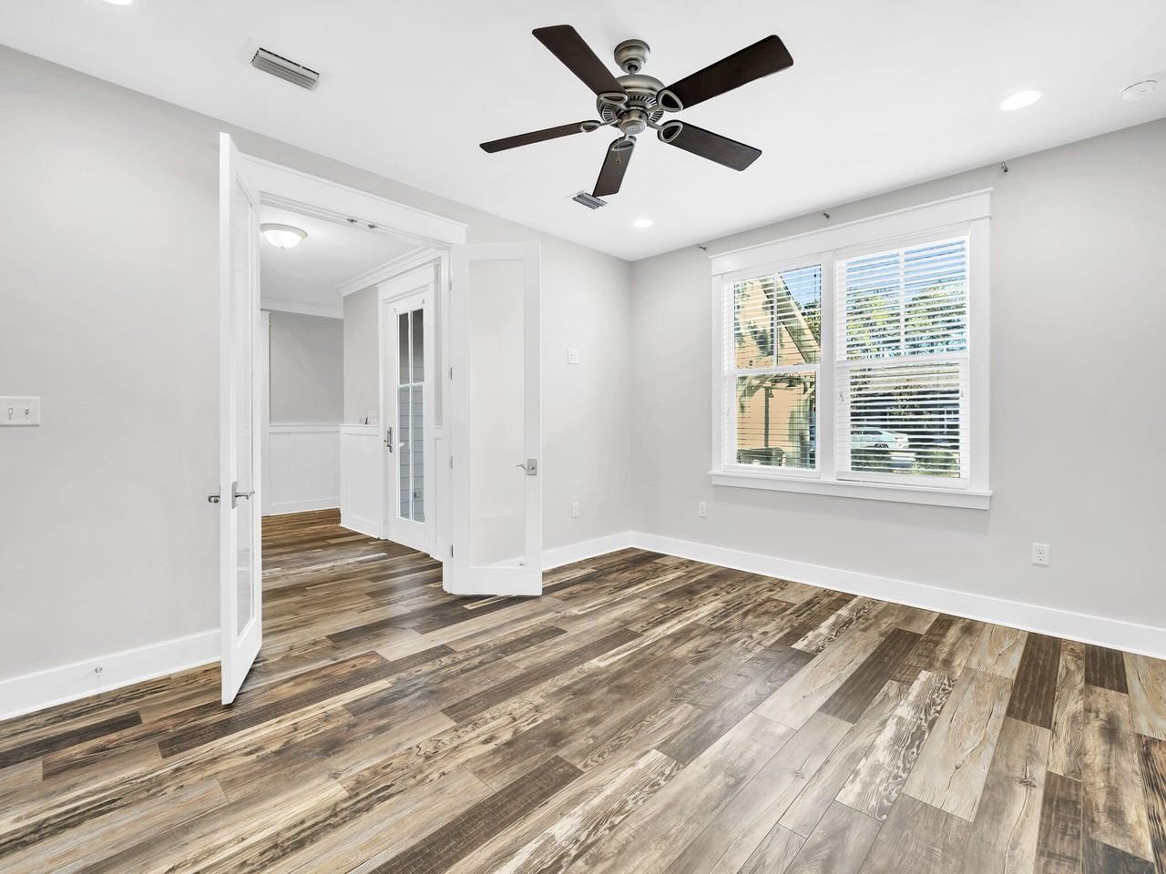 741 Breakers St - Photo 6 of 39