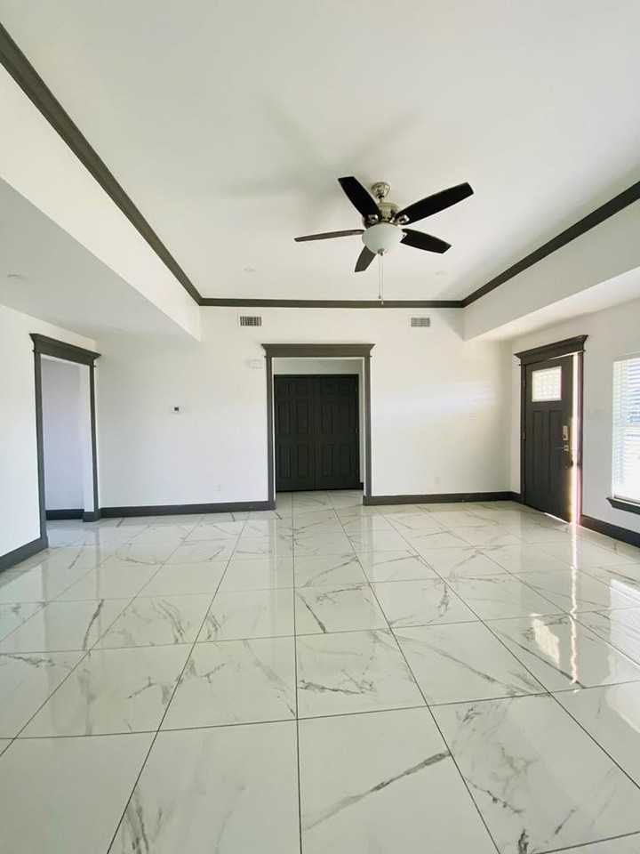 2837 Garden View Dr - Photo 2 of 40