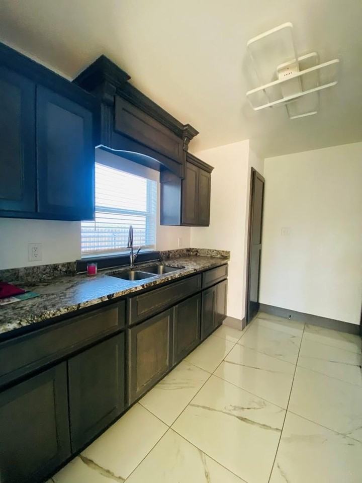 2837 Garden View Dr - Photo 6 of 40