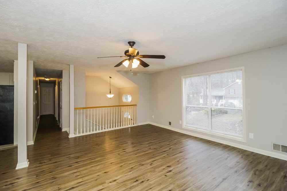 48 Bethany Ct - Photo 5 of 17