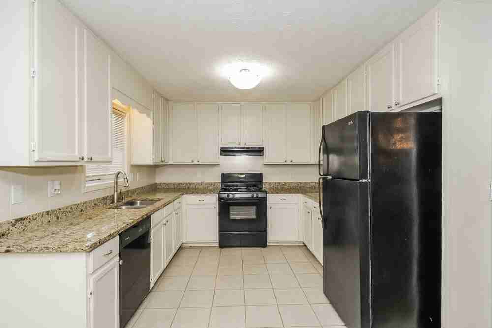 48 Bethany Ct - Photo 7 of 17