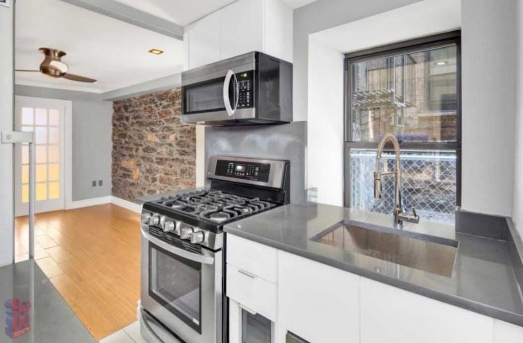 W 97th St - Photo 4 of 8