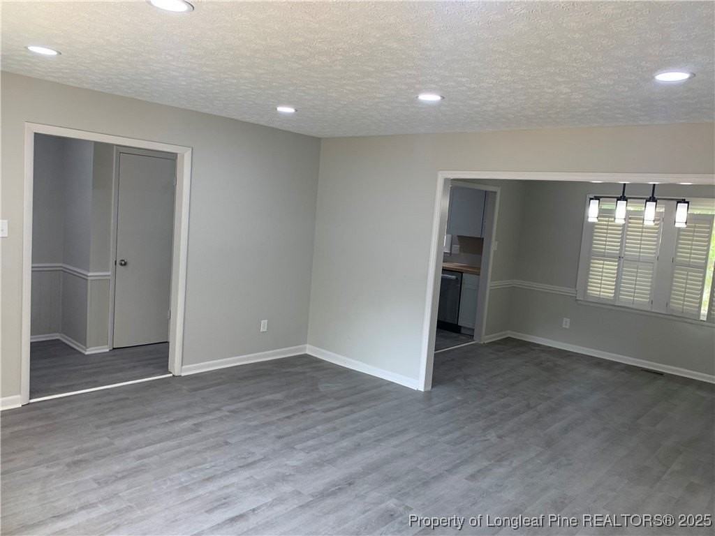 412 Nottingham Dr - Photo 2 of 8