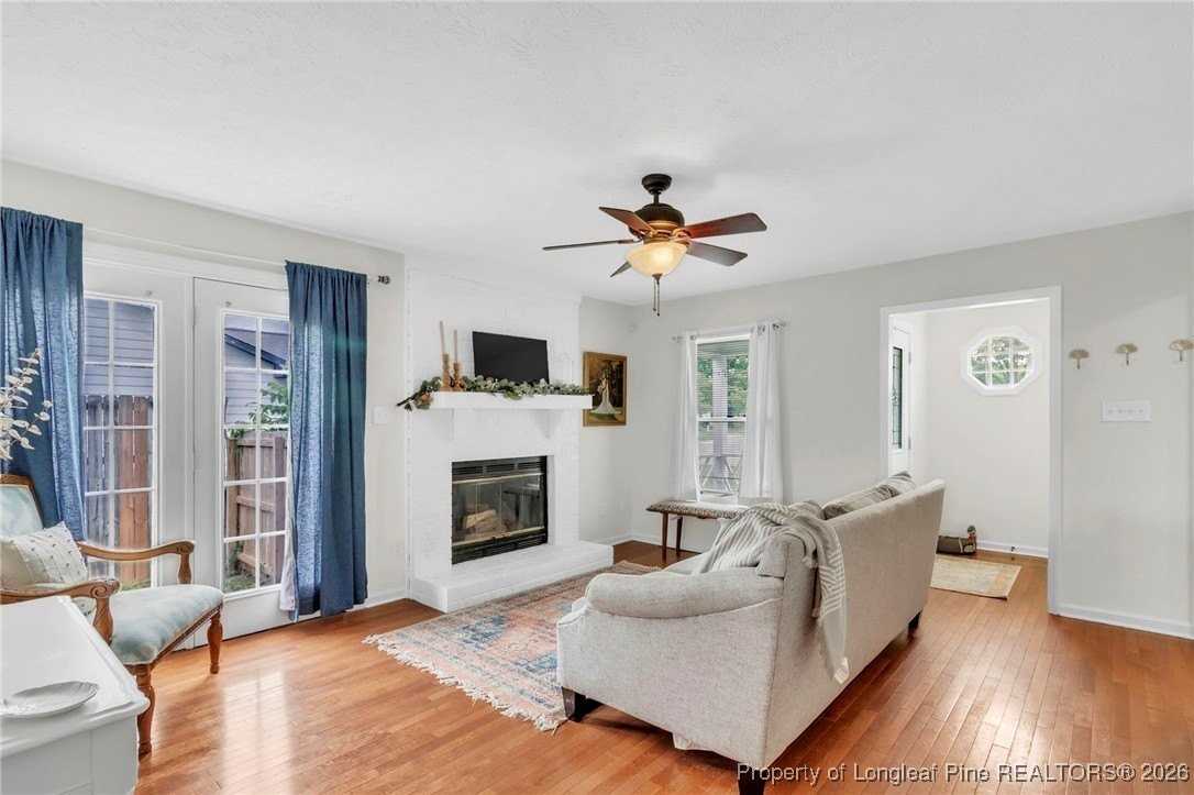 5008 Shimmer Dr - Photo 5 of 26