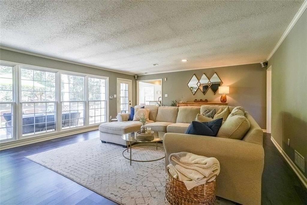 701 Willow Ridge Dr Ne - Photo 3 of 22