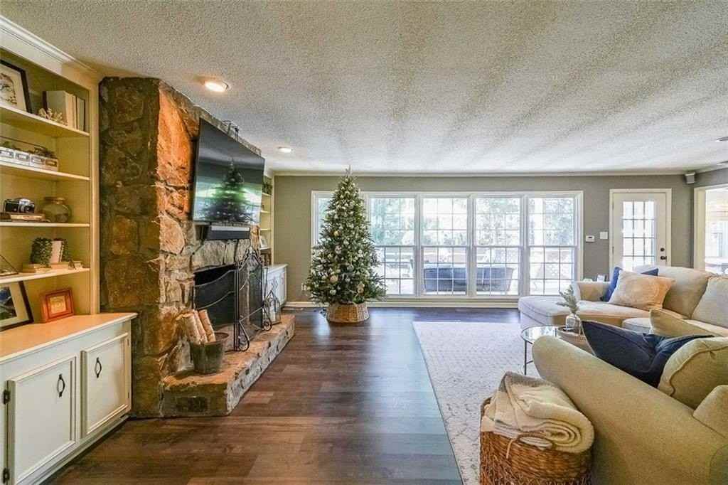 701 Willow Ridge Dr Ne - Photo 4 of 22