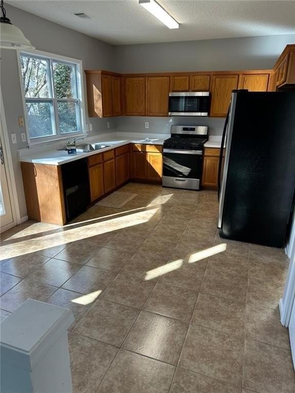 655 Arncliffe Ct - Photo 7 of 39