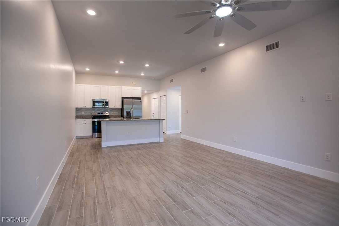 3716 Sw 16th Pl - Photo 6 of 24