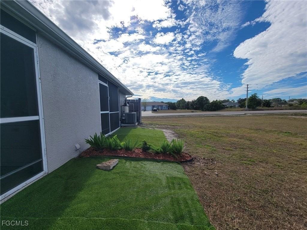 2210 Haviland Ave S - Photo 2 of 18