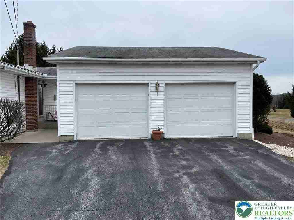 1445 Church Rd - Photo 5 of 37