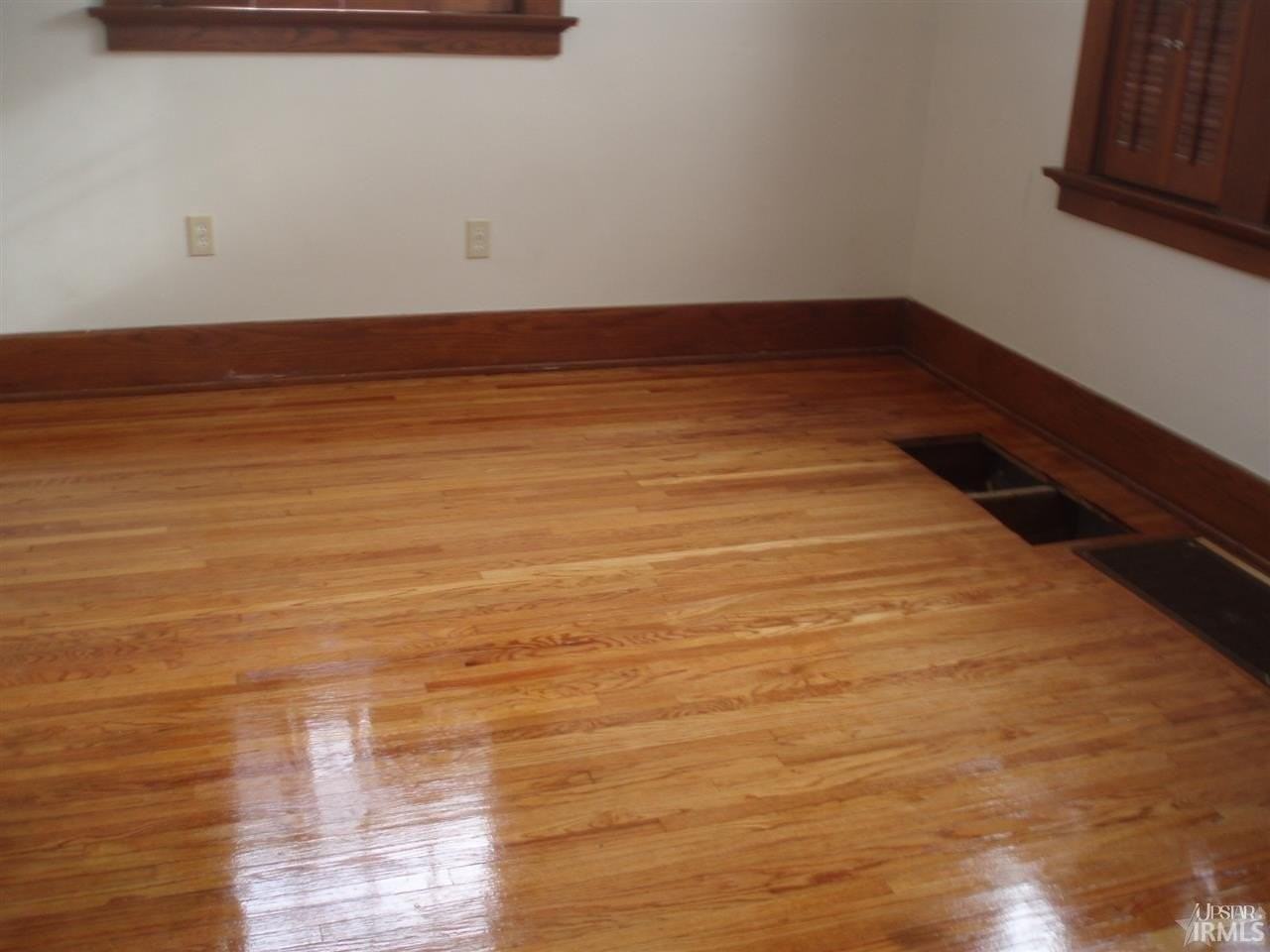 1811 Tilden Ave - Photo 2 of 11