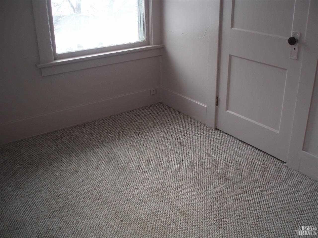 1811 Tilden Ave - Photo 5 of 11