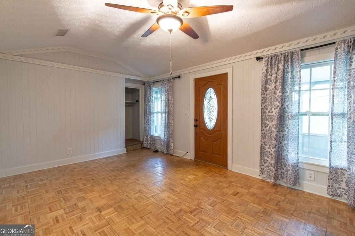 250 Nottingham Way Ne - Photo 7 of 32