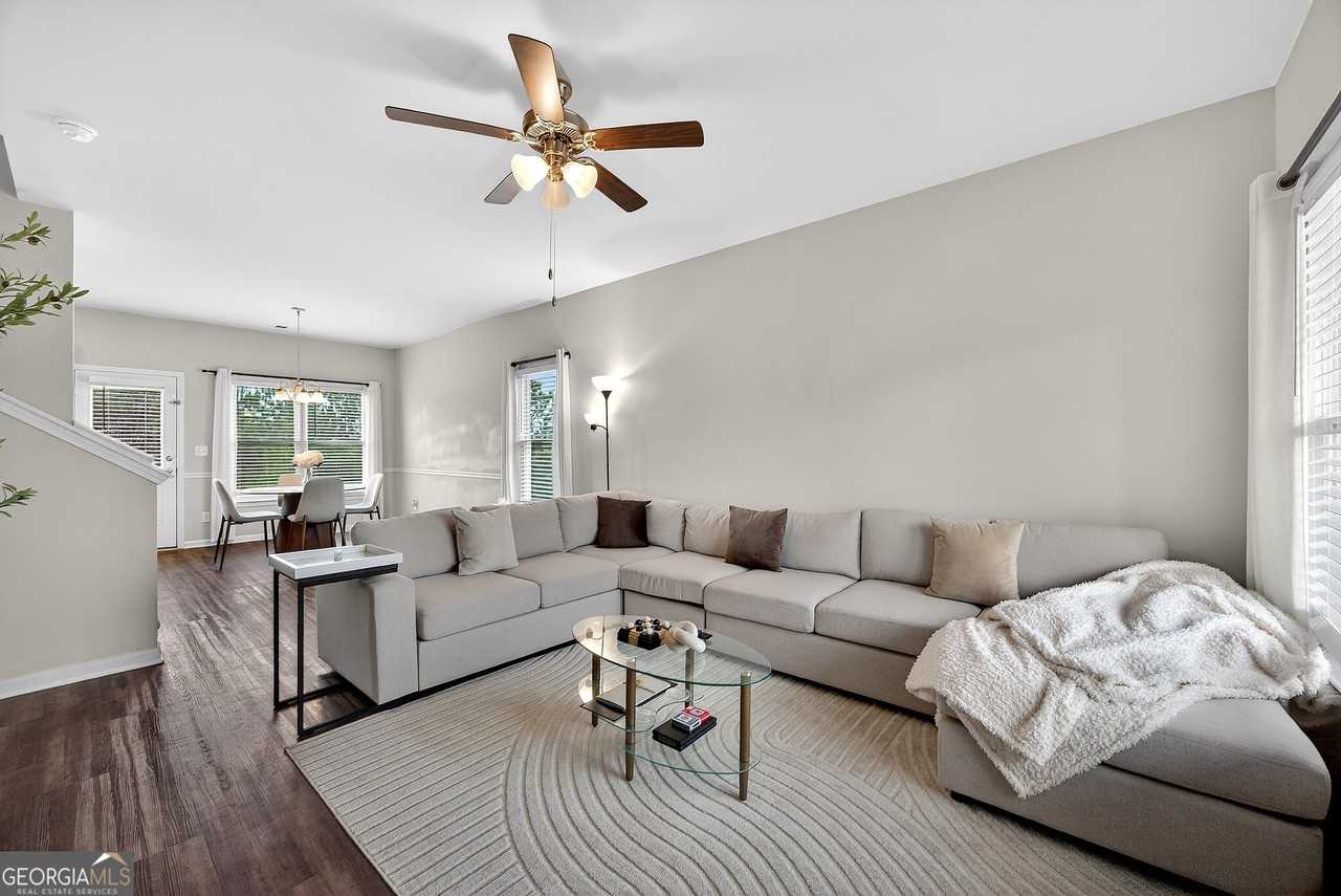 11061 Shadow Ct - Photo 4 of 24