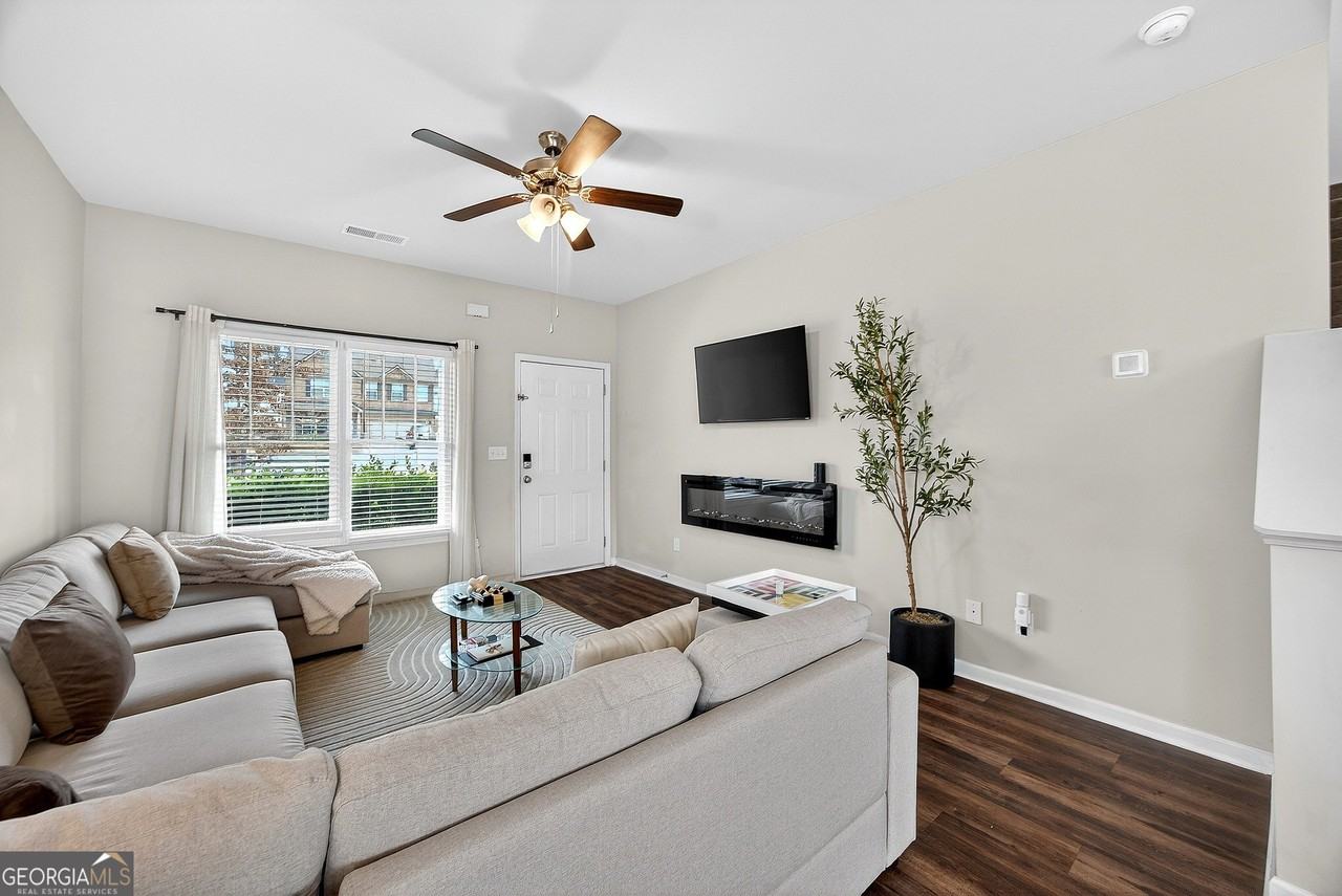 11061 Shadow Ct - Photo 5 of 24