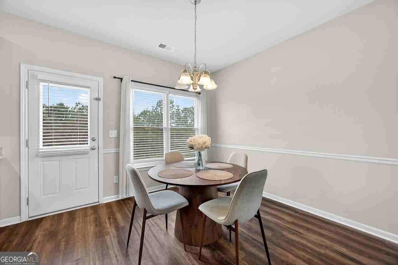 11061 Shadow Ct - Photo 7 of 24