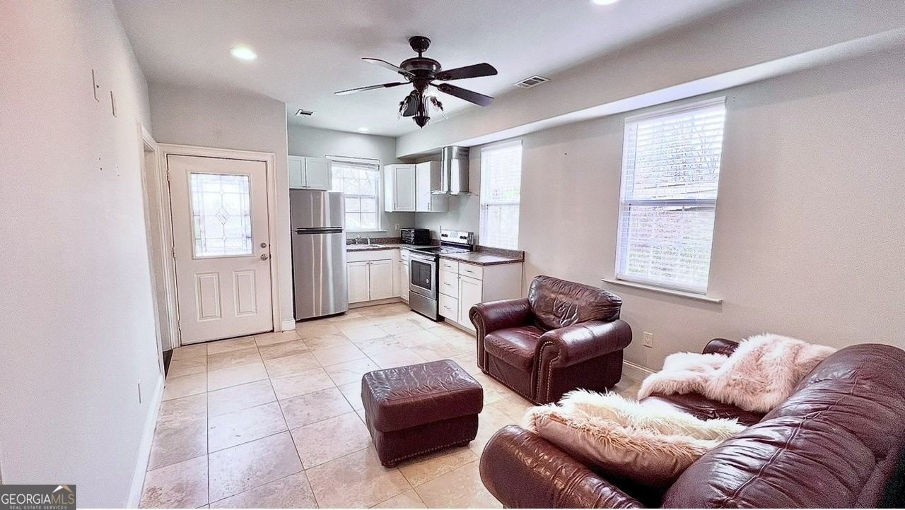 4236 E Cherokee Dr - Photo 3 of 16