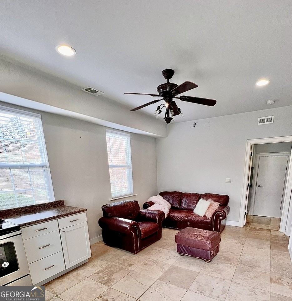 4236 E Cherokee Dr - Photo 4 of 16