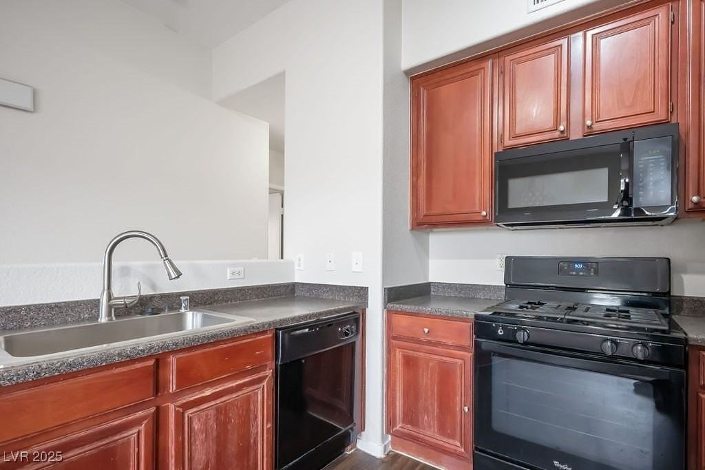 10245 S Maryland Pkwy #2207 - Photo 6 of 21