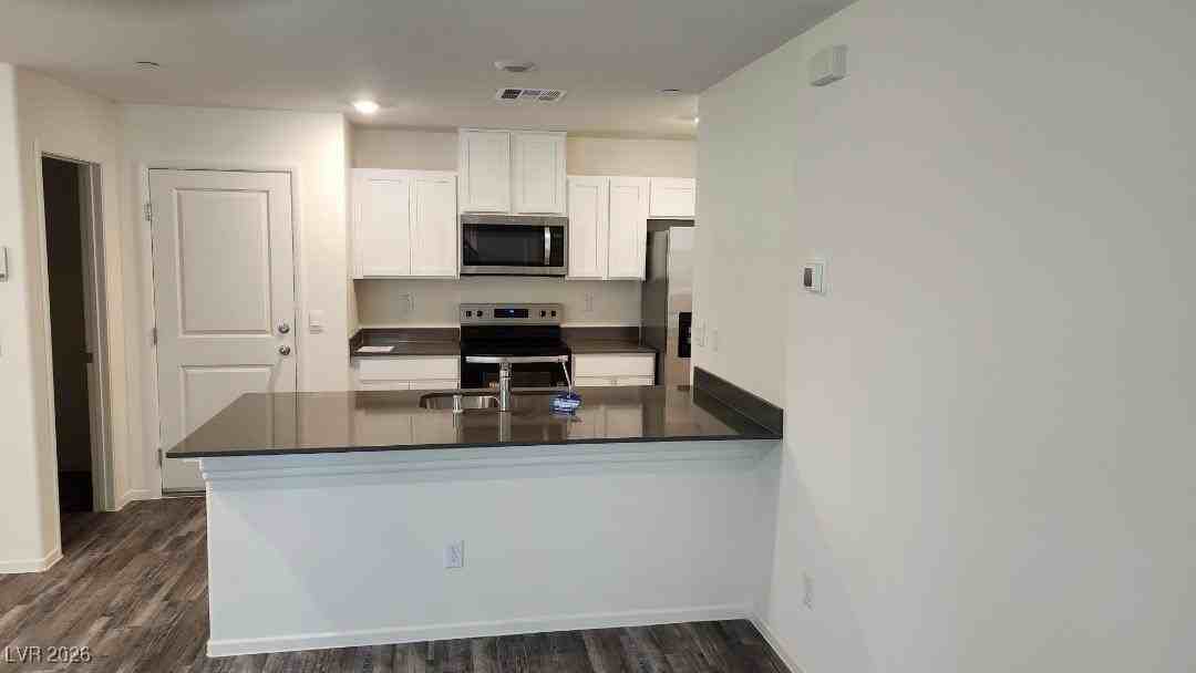 6140 Musas Garden St - Photo 5 of 10