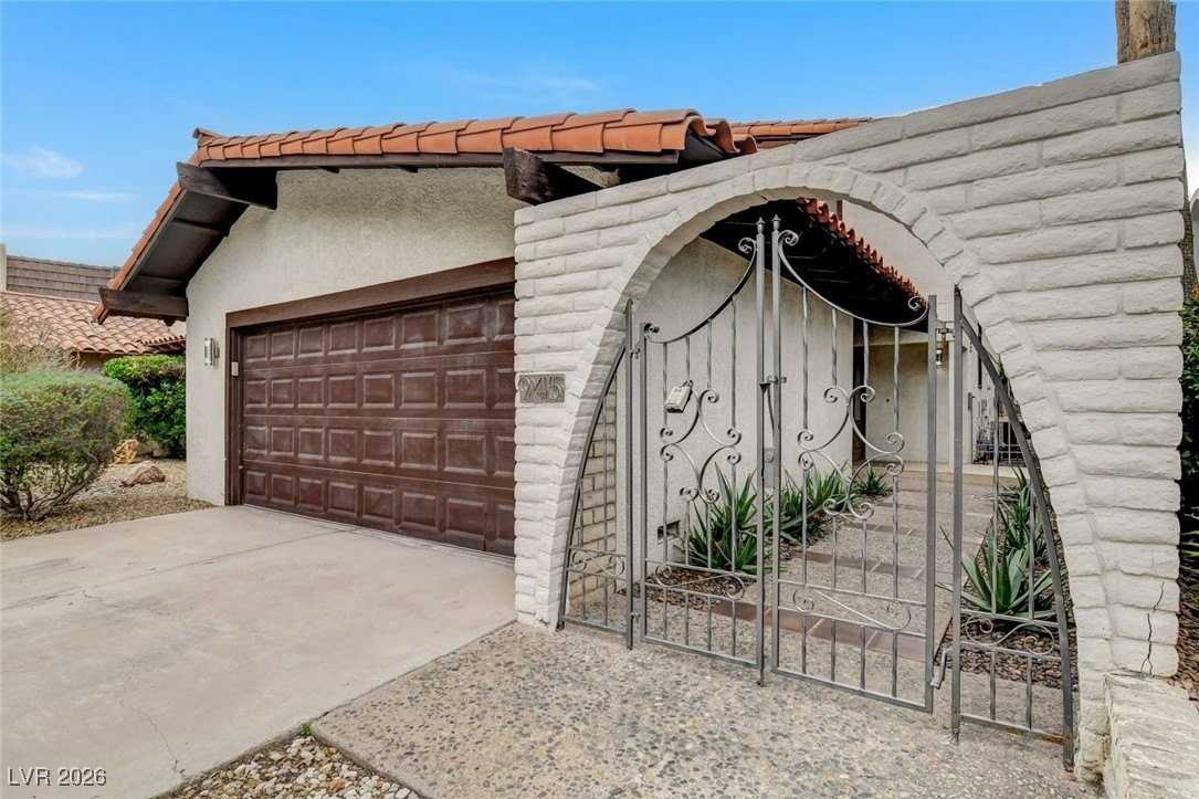 945 Vegas Valley Dr - Photo 2 of 50