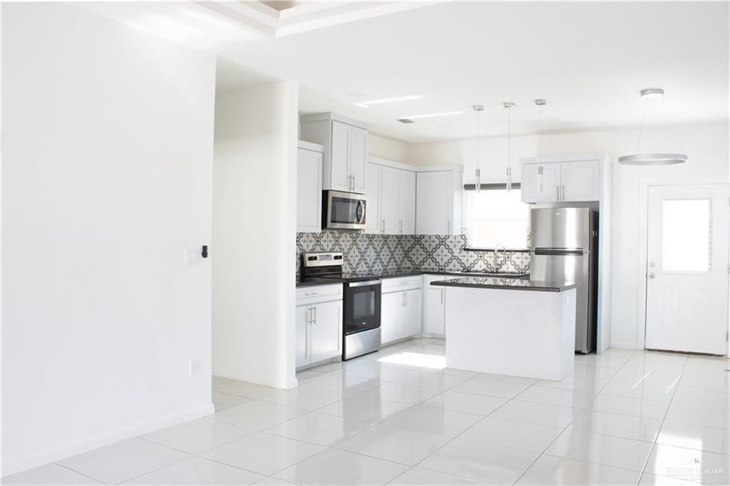 1600 Angelina Dr #1 - Photo 6 of 16