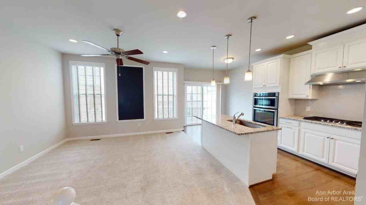 2794 Ashcombe Dr - Photo 6 of 48