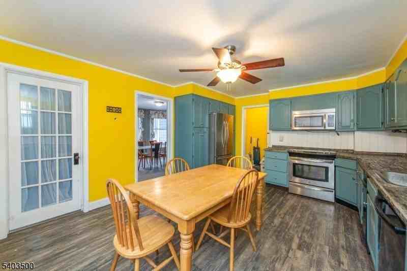 382 Howard Blvd - Photo 7 of 20