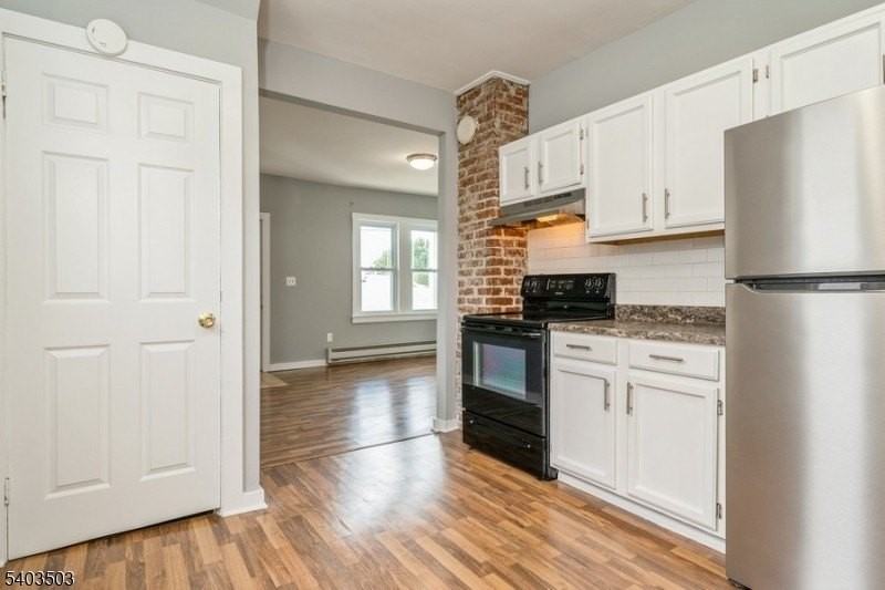 97 Allen St - Photo 5 of 10