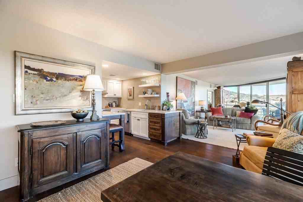 1006 Guadalupe St - Photo 2 of 11