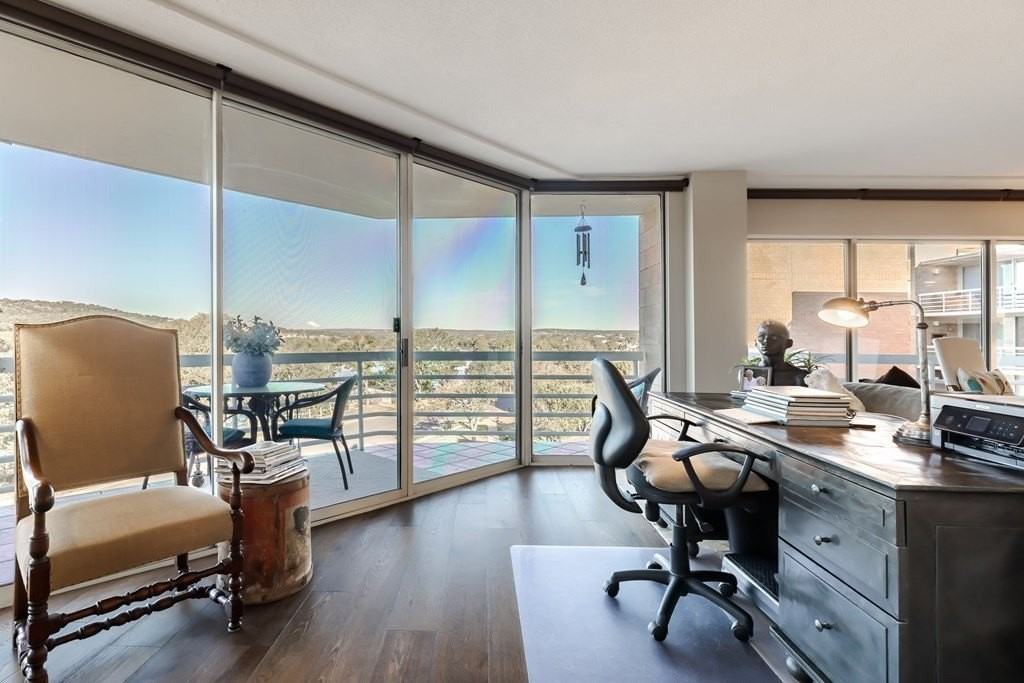 1006 Guadalupe St - Photo 5 of 11