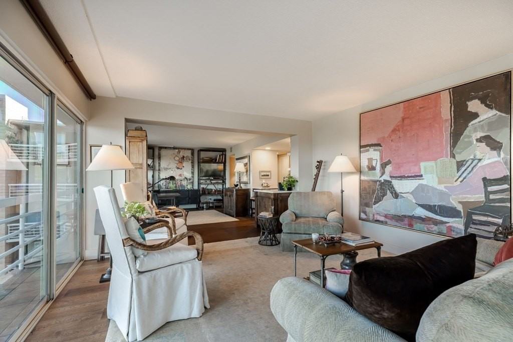 1006 Guadalupe St - Photo 6 of 11