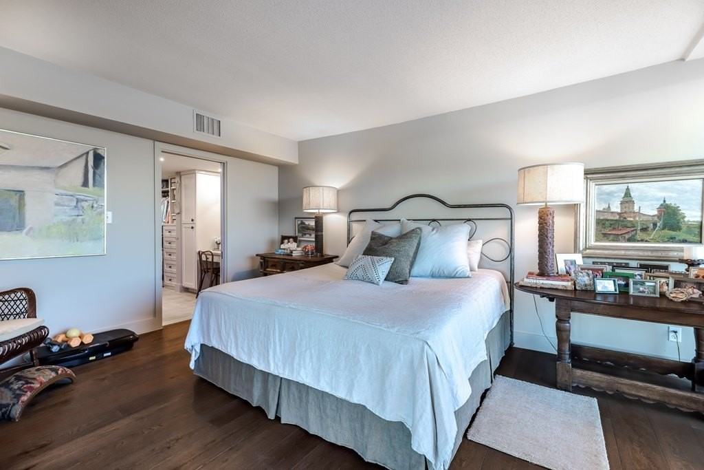 1006 Guadalupe St - Photo 7 of 11