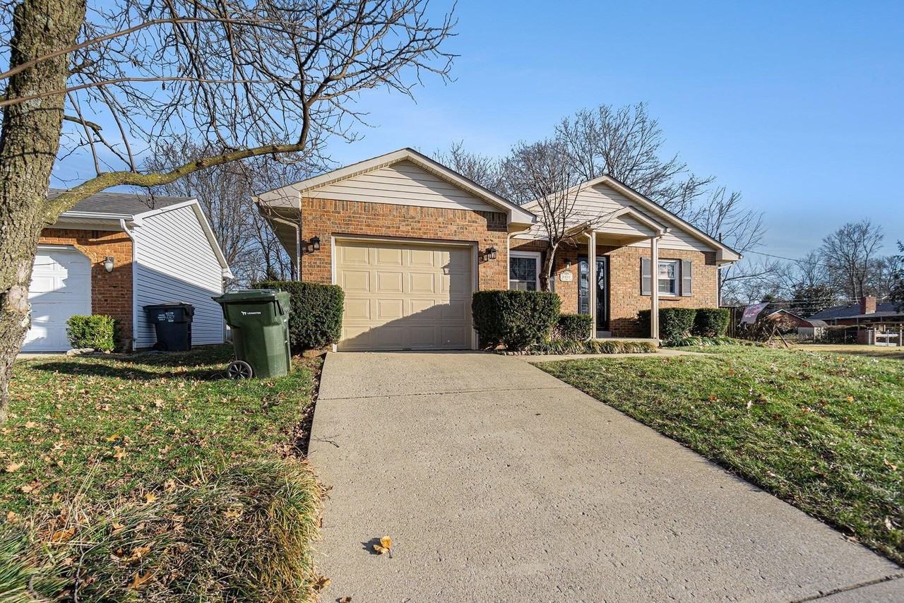 3126 Arrowhead Dr - Photo 3 of 19