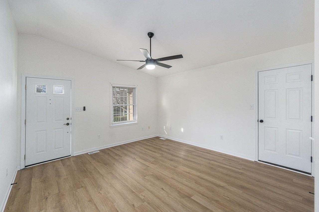 3126 Arrowhead Dr - Photo 5 of 19