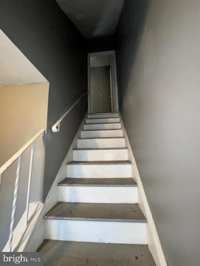 203 Andrew Rd - Photo 6 of 14