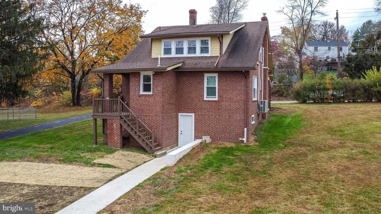 343 Pawlings Rd - Photo 2 of 50