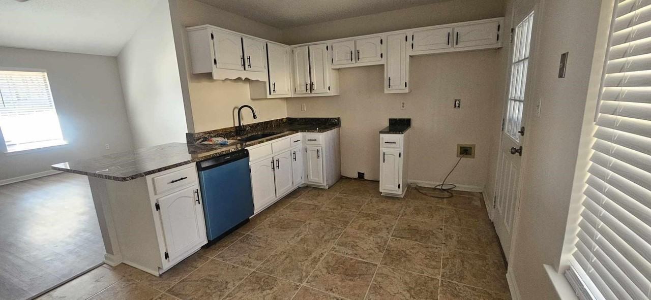 5780 Saranac Ave - Photo 5 of 9