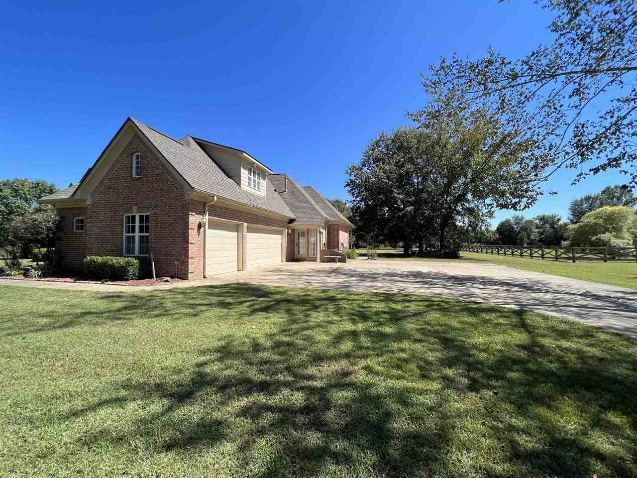 850 Cold Creek Dr - Photo 2 of 24