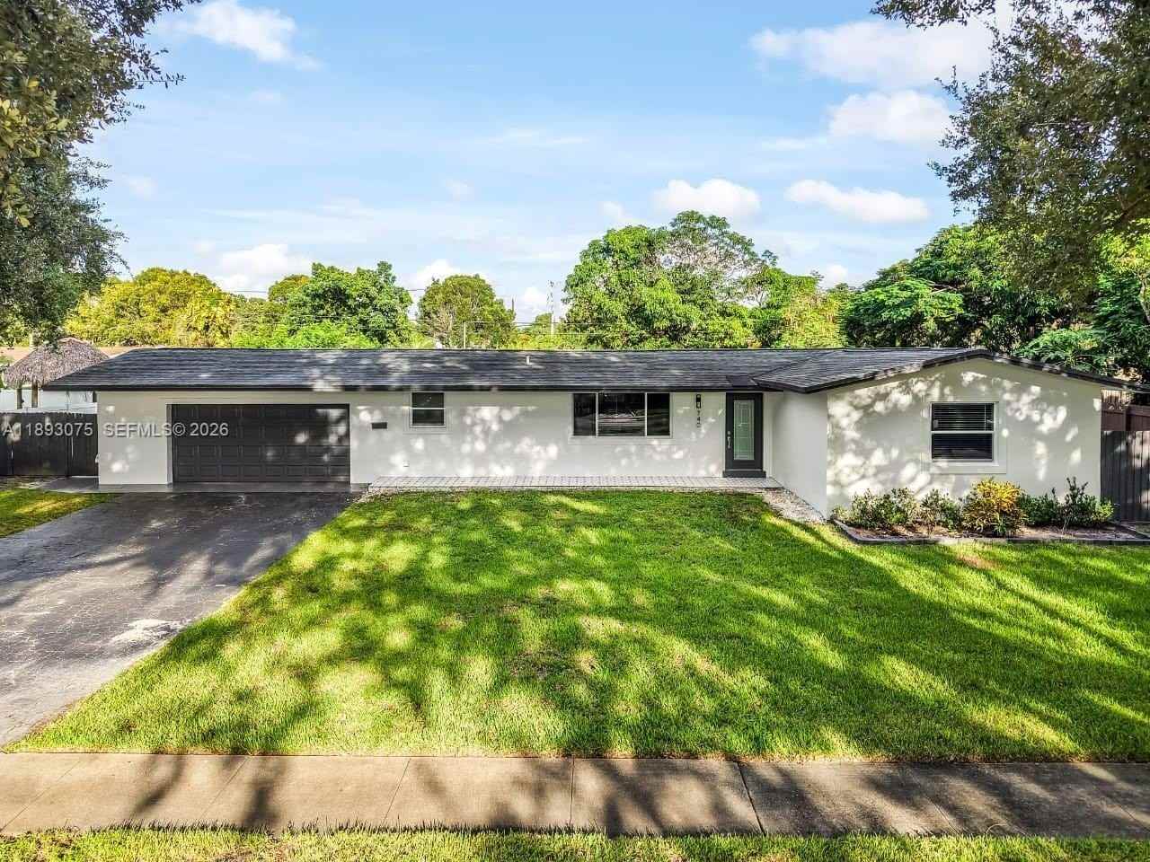 740 Beachwood Ln - Photo 2 of 50