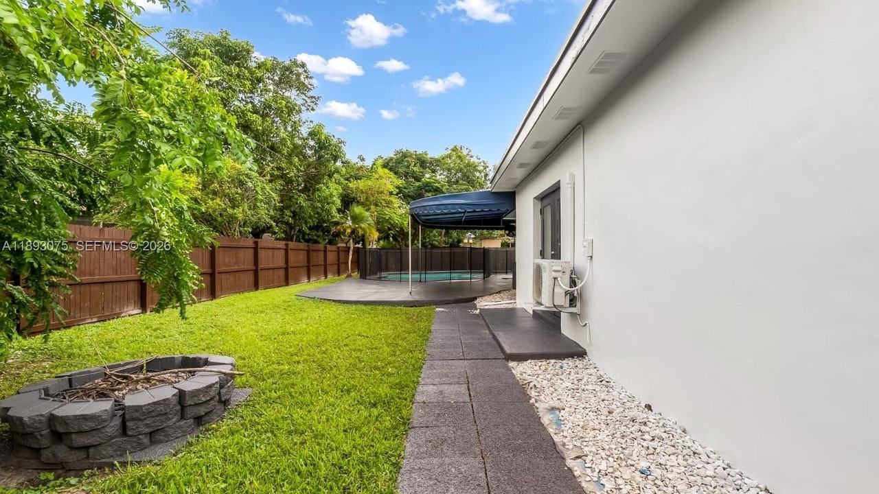 740 Beachwood Ln - Photo 6 of 50