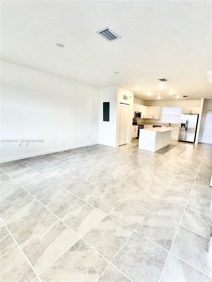 1116 Se 3rd Ter #1116 - Photo 5 of 22