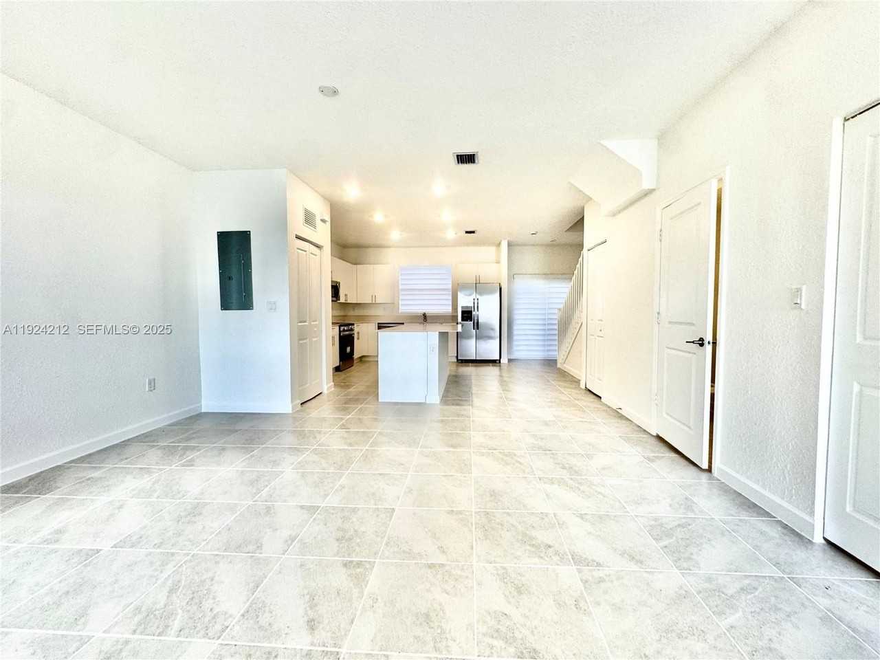 1116 Se 3rd Ter #1116 - Photo 6 of 22