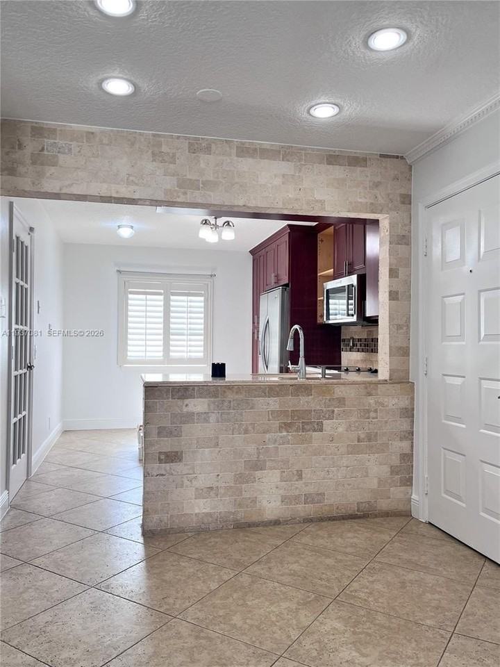 11697 Sw 17th Ct - Photo 2 of 23