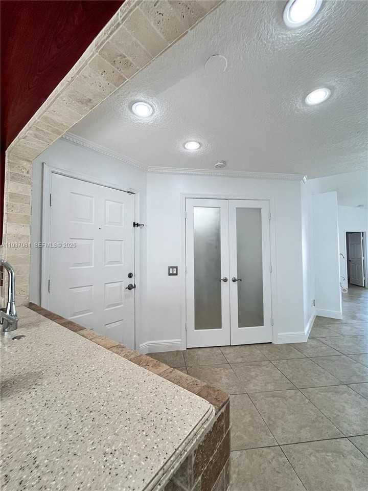 11697 Sw 17th Ct - Photo 3 of 23