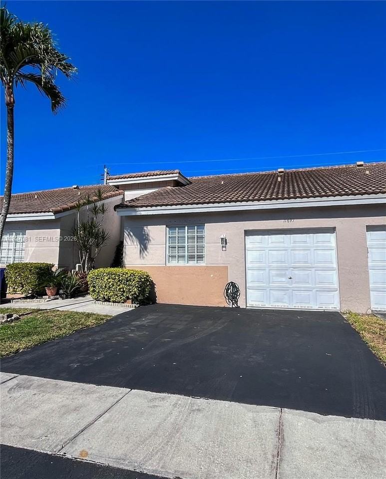 11697 Sw 17th Ct - Photo 5 of 23